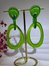 Boucles d’oreilles en résine à enfiler – Design goutte ajourée – 5 coloris