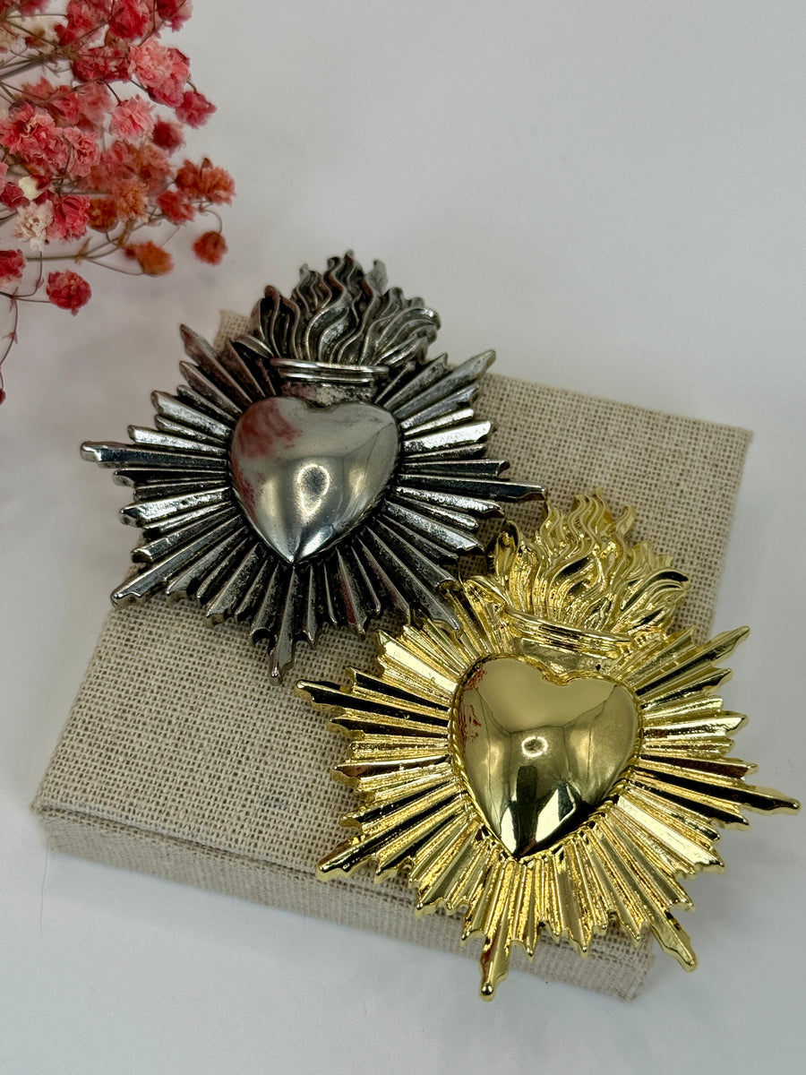 Broche aimantée cœur sacré argentée en acier inoxydable – 7 cm