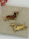 Broche chien teckel dorée en acier inoxydable