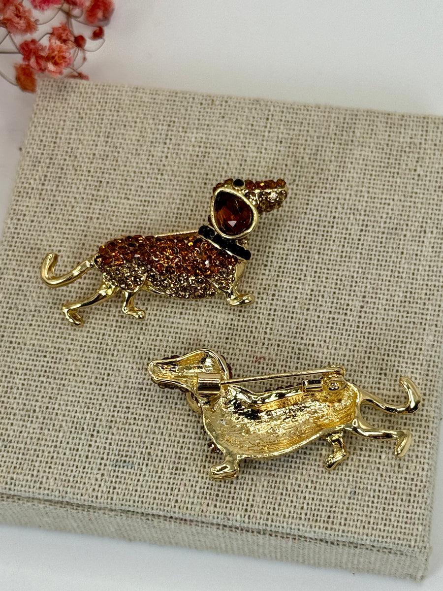 Broche chien teckel dorée en acier inoxydable