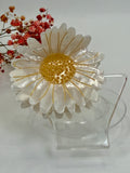 Pince à cheveux fleur marguerite en résine – 6,5 cm