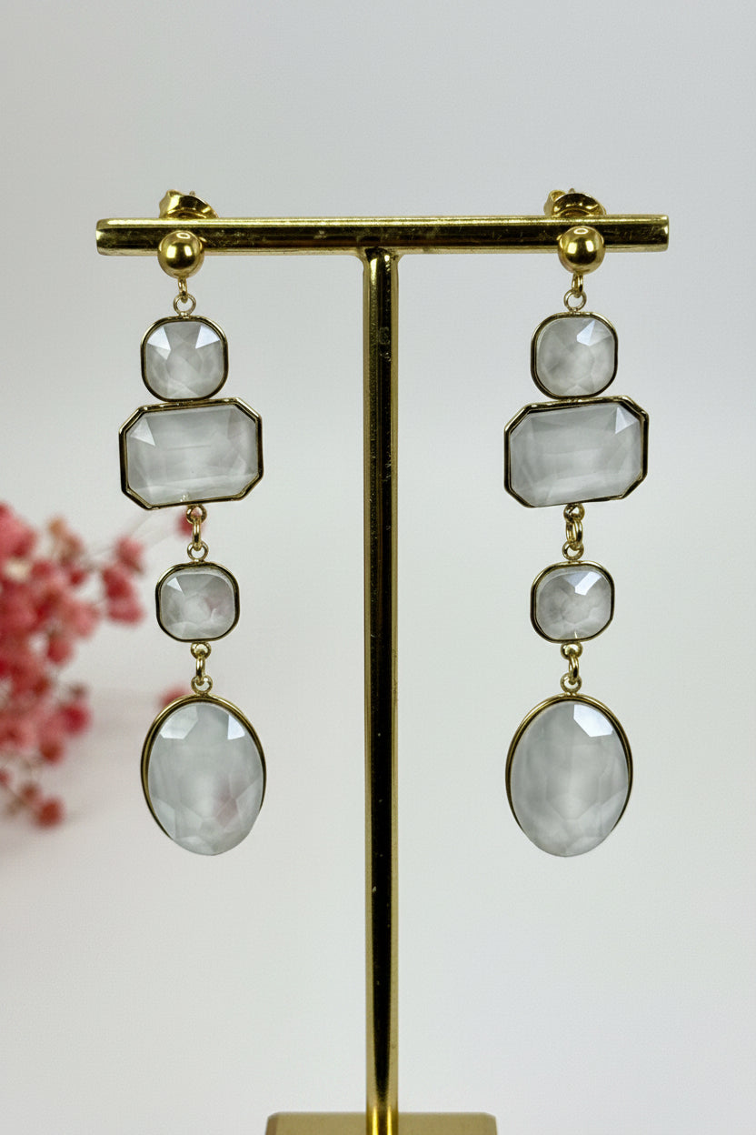 Boucles d’oreilles pendantes blanches en acier inoxydable – 6,5 cm