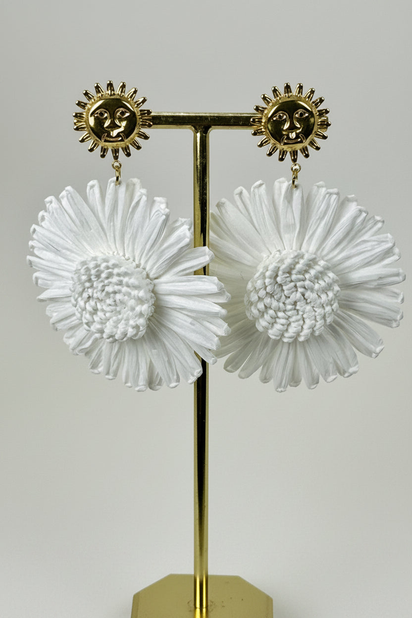 Boucles d’oreilles marguerites blanches ultra-légères – 6 cm