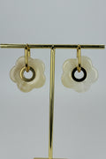 Boucles d’oreilles fleur nacrée blanche en acier inoxydable doré