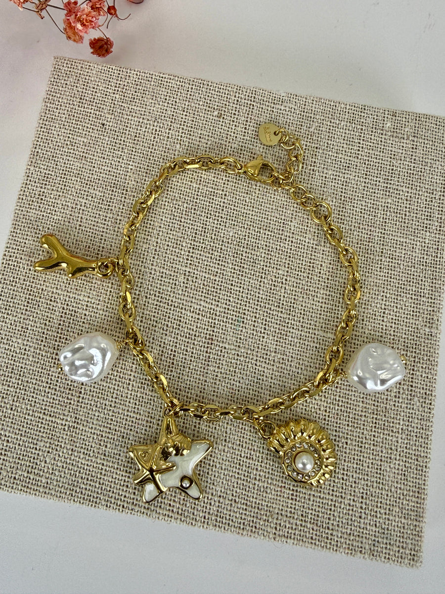 Bracelet charms étoile de mer et perles nacrées en acier inoxydable doré ajustable