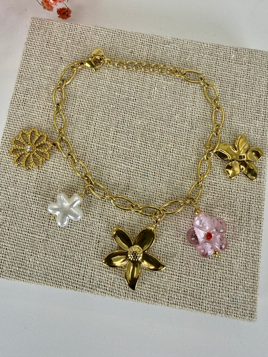 Bracelet charms fleurs dorées et fleurs roses en acier inoxydable doré ajustable
