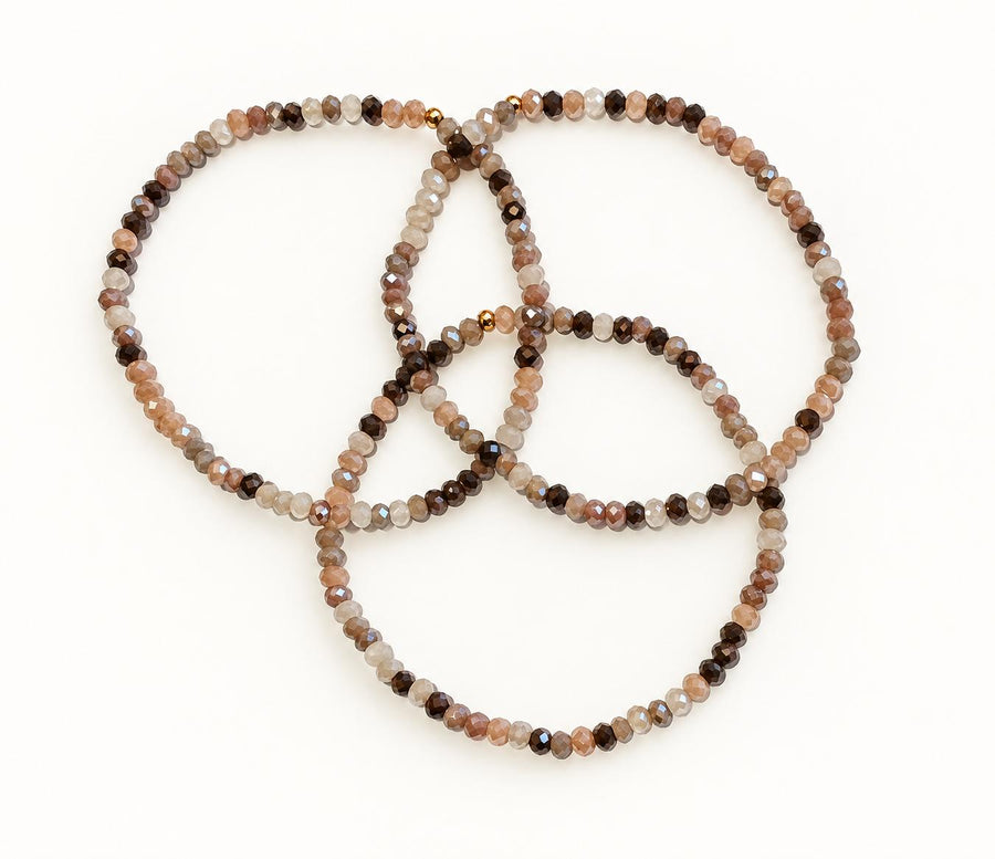 Armband aus vergoldetem Edelstahl – mehrfarbige Perlen aus Jaspis & Rubin-Zoisit – Boho-Chic-Stil