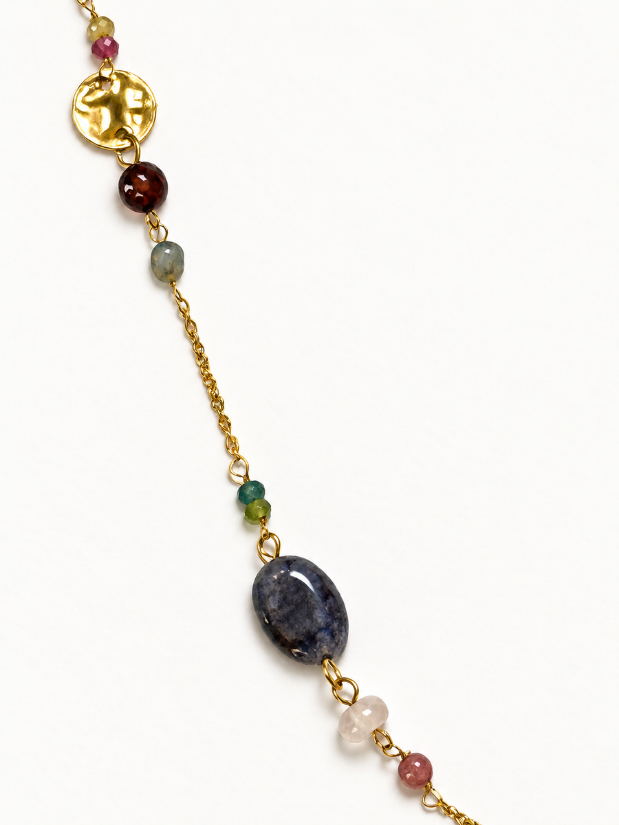 Collier sautoir à perles colorées et pastilles dorées – 89 cm