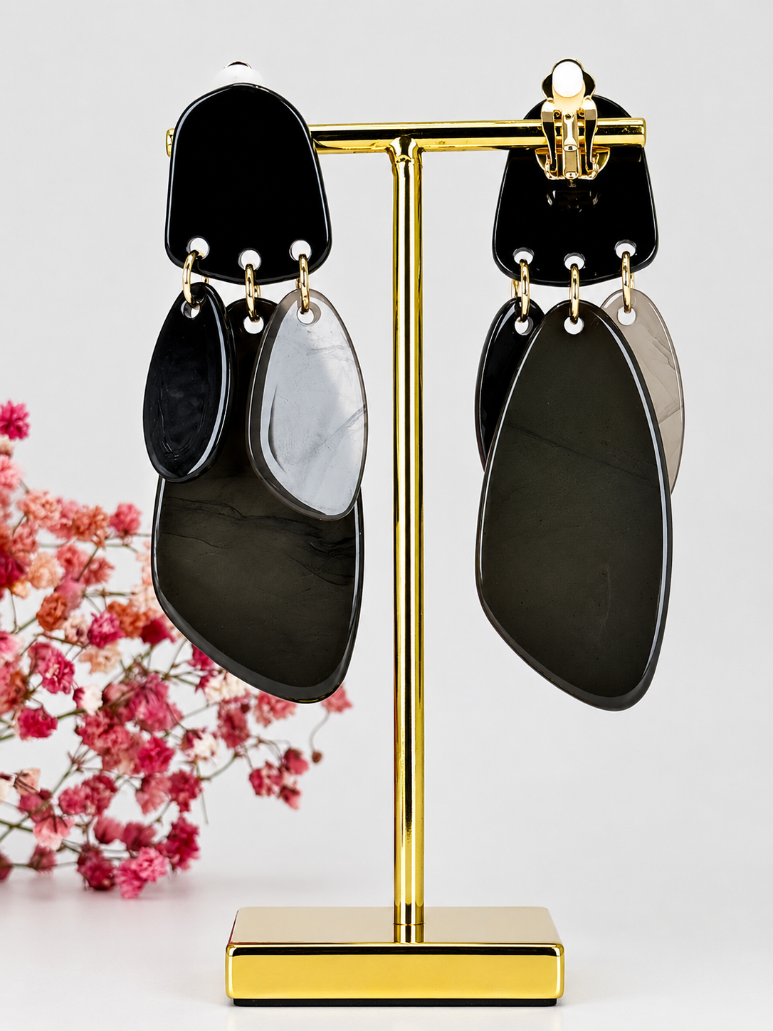 Boucles d'oreilles Clips pendantes galets Résine rouge ou gris.
