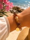 Bracelet perles marron & beige & médaillon doré – L’esprit bohème naturel
